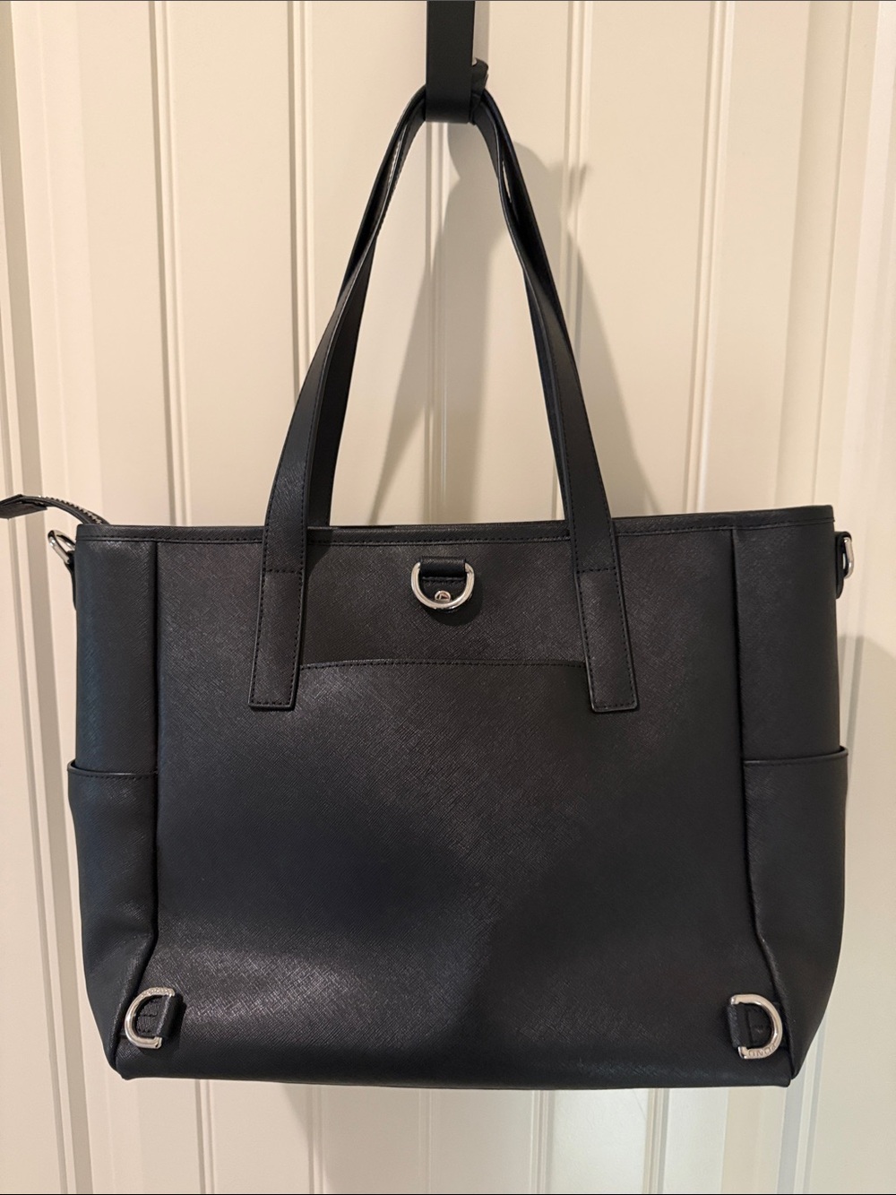 Pond Transform Tote  Black Saffiano Leather 
Laptop Tote Pond Los Angeles